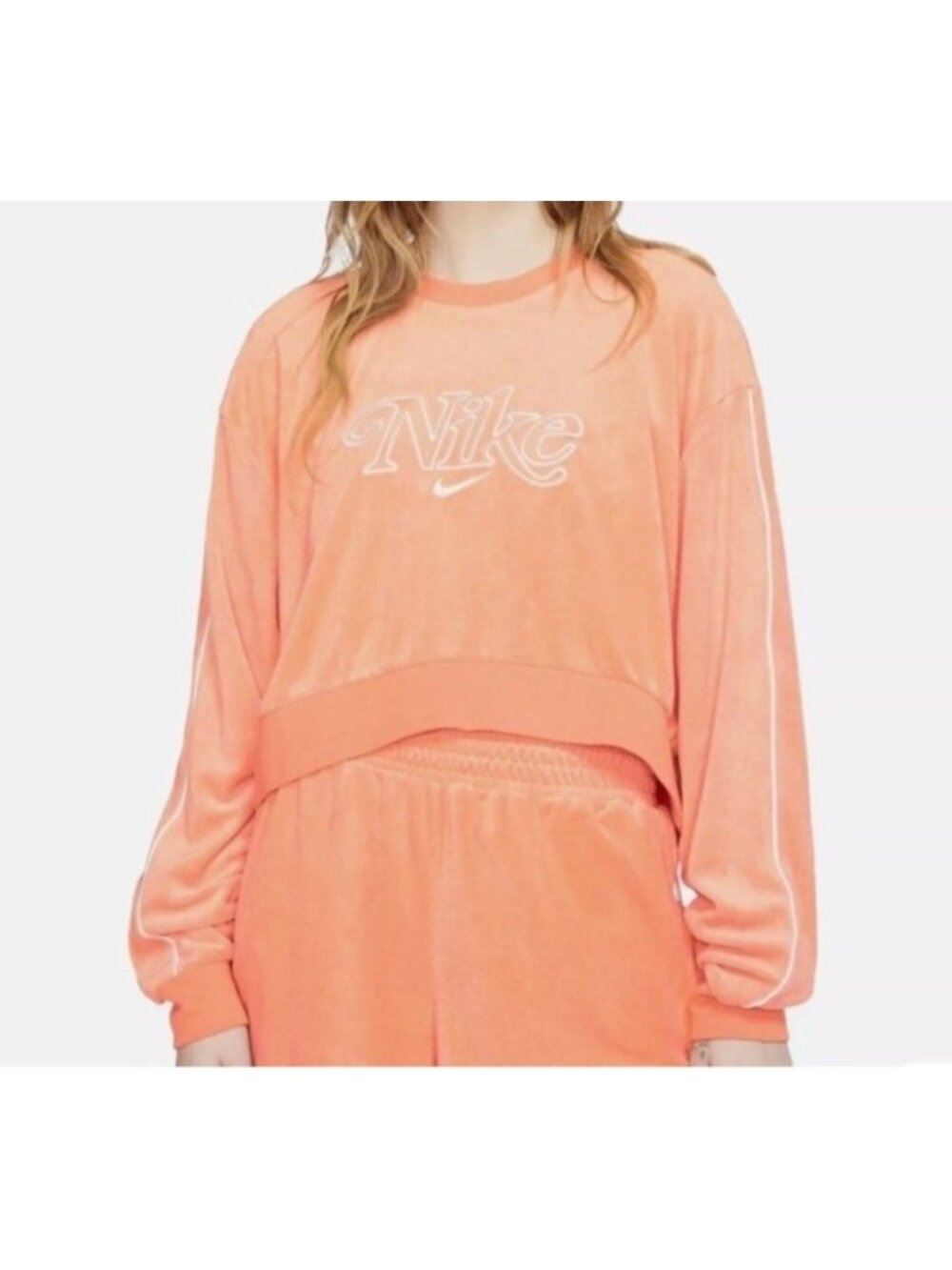 Y2K Nike Women's Sz Large Velour Retro Femme Terry Cropped Crew Sweatshirt